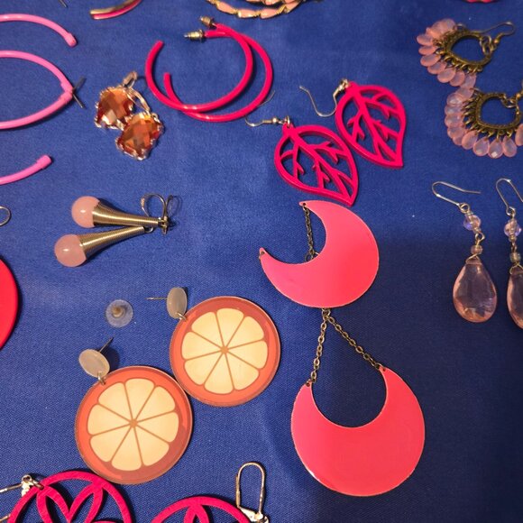 Lot of Pink Earrings - Picture 4 of 5